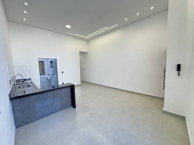 #25 - Casa para Venda em Taubaté - SP