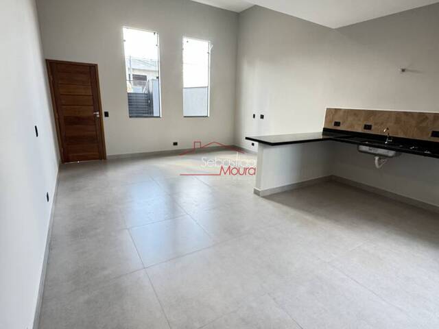 #48 - Casa para Venda em Taubaté - SP - 2